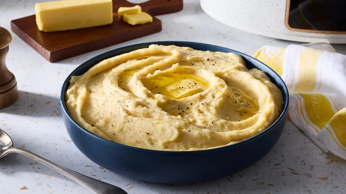 Achieve Creamy, Non-Brown Slow Cooker Mashed Potatoes